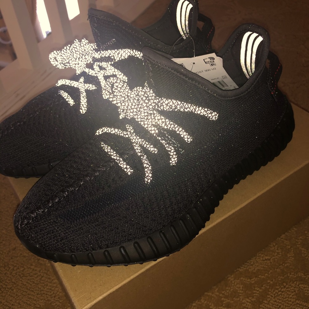 NWT Yeezy Boost 350 V2 Non-Reflective